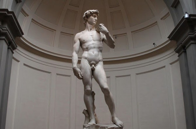 "David" (1504) por Michelangelo. Davi é considerado o maior herói do povo judeu.
