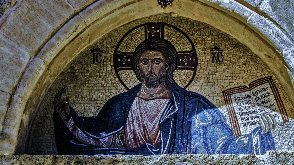 Mosaico medieval representando Jesus. Foi na Idade Média que se criou o mito de sua origem branca e caucasiana.
