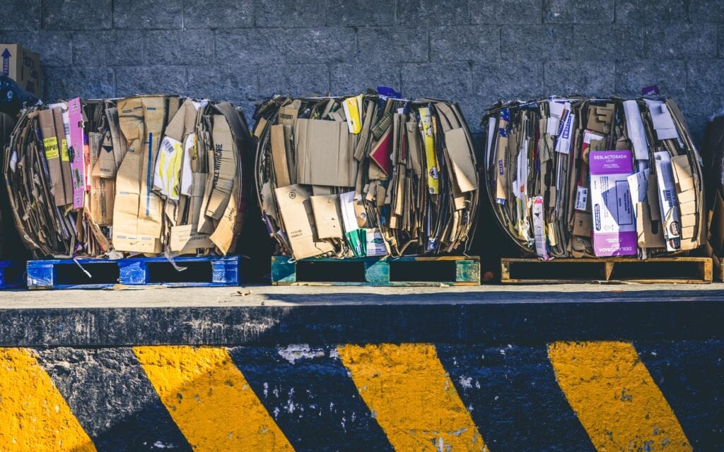 Se deseja praticar o hábito da reciclagem pode sugerir em seu condomínio ou rua e procurar postos de coleta
Crédito: Unsplash