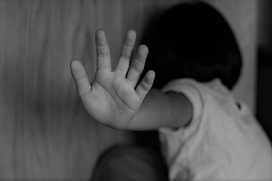 Mais de 70% dos casos de violência sexual infantil ocorrem dentro da casa do próprio abusador ou da vítima, o que mostra que na grande maioria dos casos, a vítima está relacionada de alguma forma com seu abusador
Crédito: Mundo Nipo