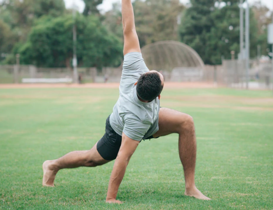 O ioga, no Brasil, tem sido utilizado como uma prática benéfica à mente e ao corpo. 