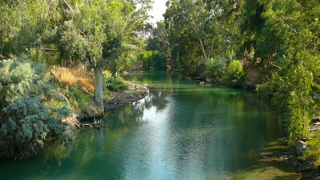 O rio Jordão tem grande importância não só para a história e a cultura, mas também para a sobrevivência da população que vive ao seu redor.